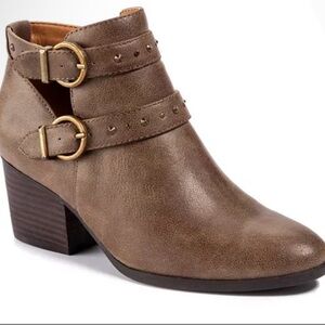 BareTraps Noralie Brown Ankle Boots